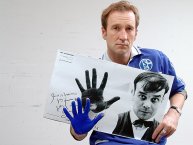 schuss_ins_blau1.jpg